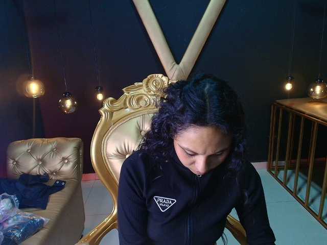 Sweettpleasure live cam on BongaCams