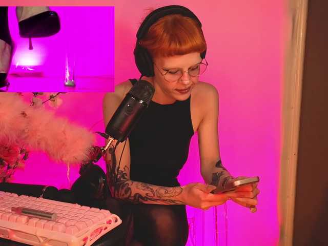 tacodeluxe's BongaCams show and profile