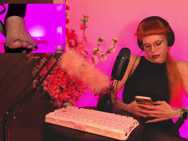 tacodeluxe's BongaCams show and profile