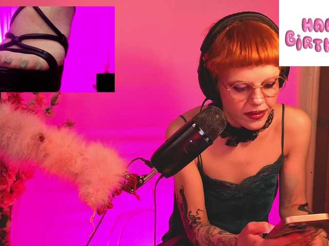 tacodeluxe's BongaCams show and profile