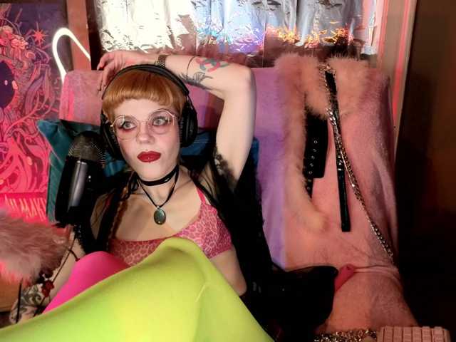 tacodeluxe's BongaCams show and profile