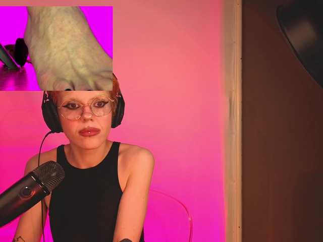 tacodeluxe's BongaCams show and profile