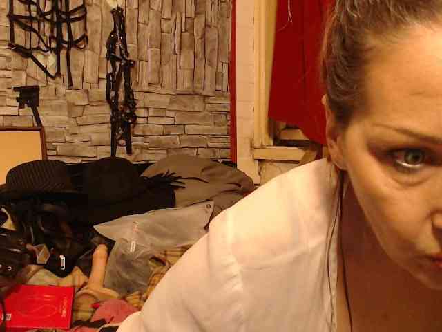LOLA1ST webcam
