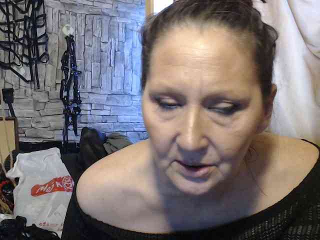 LOLA1ST webcam