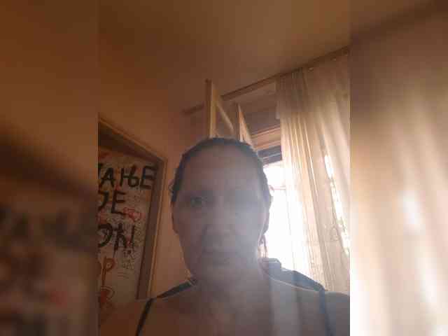 LOLA1ST webcam