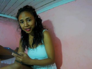 Reinewallashy3's Live Webcam