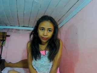 Reinewallashy3's Live Webcam