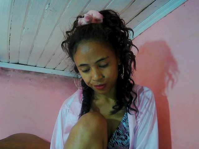 Roxanne03's BongaCams show and profile