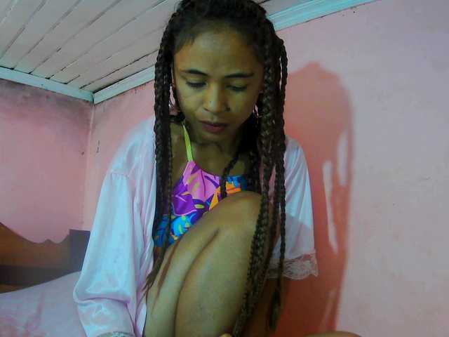 Roxanne03's BongaCams show and profile