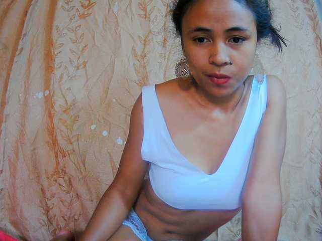 Camgirl Roxanne03 sur Bongacams