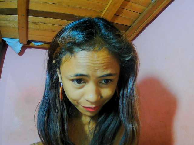 Roxanne03 live cam on BongaCams