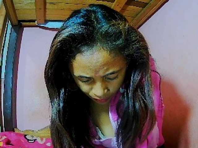 Roxanne03 live cam on BongaCams
