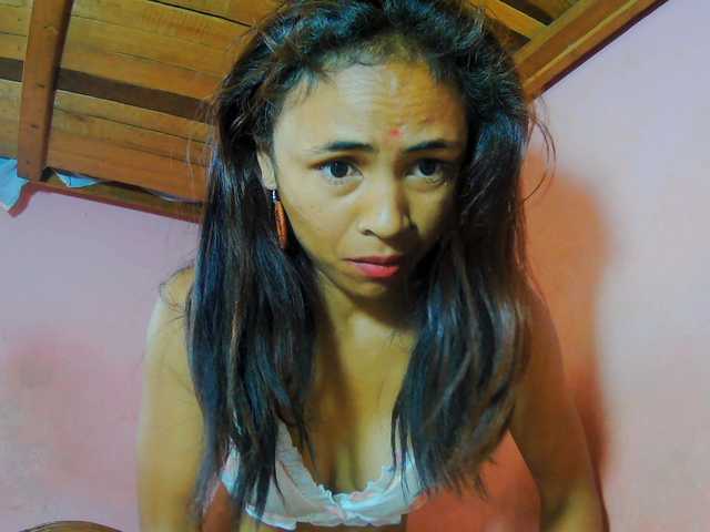 Roxanne03 live cam on BongaCams