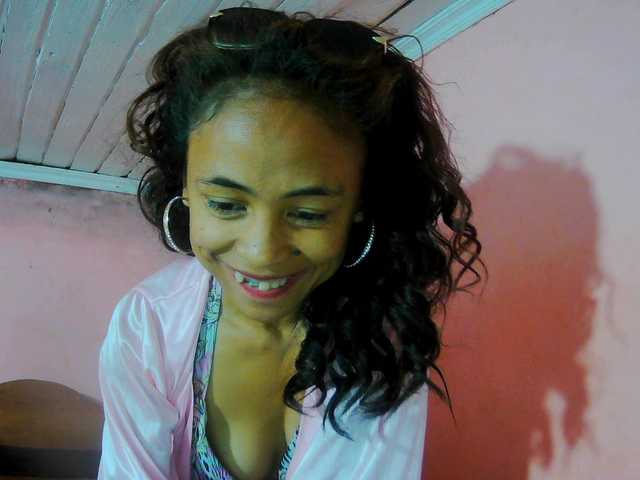 Roxanne03's BongaCams show and profile