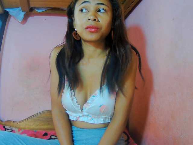 Roxanne03 live cam on BongaCams