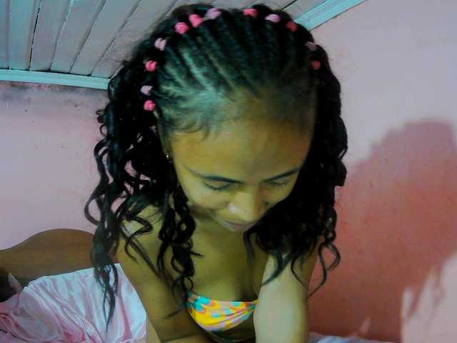 Roxanne03's BongaCams show and profile