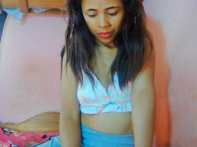 Roxanne03 live cam on BongaCams