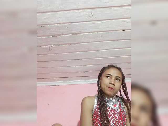 Roxanne03's BongaCams show and profile