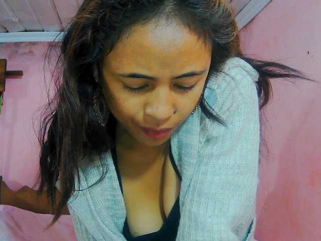 Roxanne03 live cam on BongaCams
