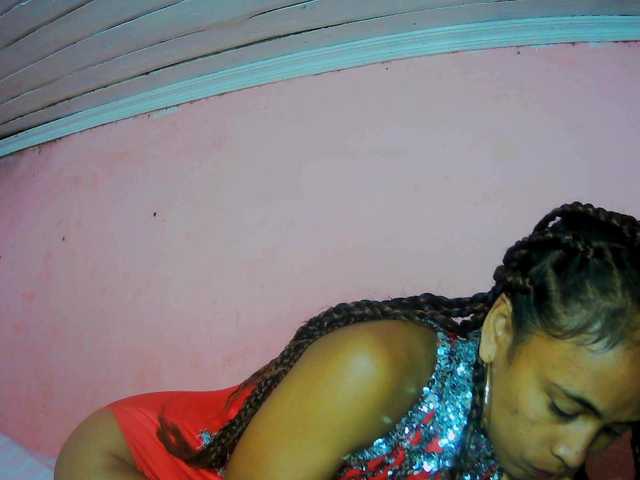 Roxanne03's BongaCams show and profile