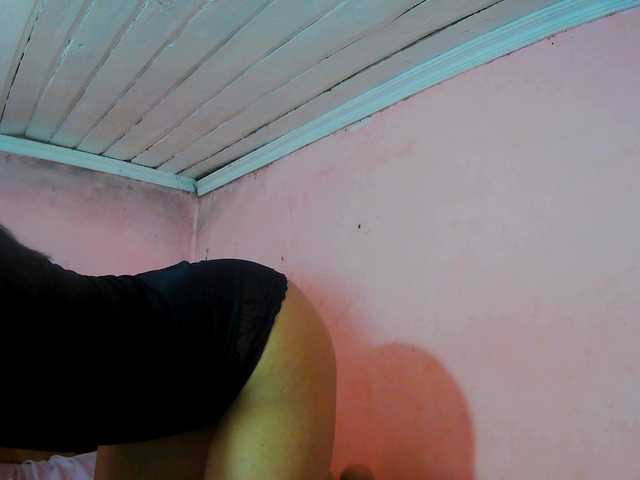 Roxanne03's BongaCams show and profile