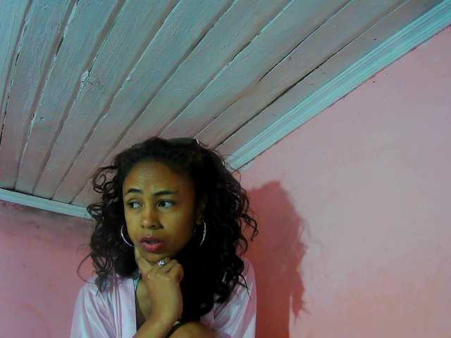 Roxanne03's BongaCams show and profile