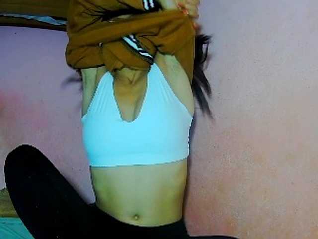 Roxanne03 live cam on BongaCams