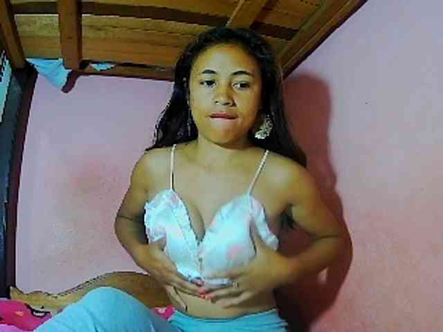 Reinewallashy3 webcam