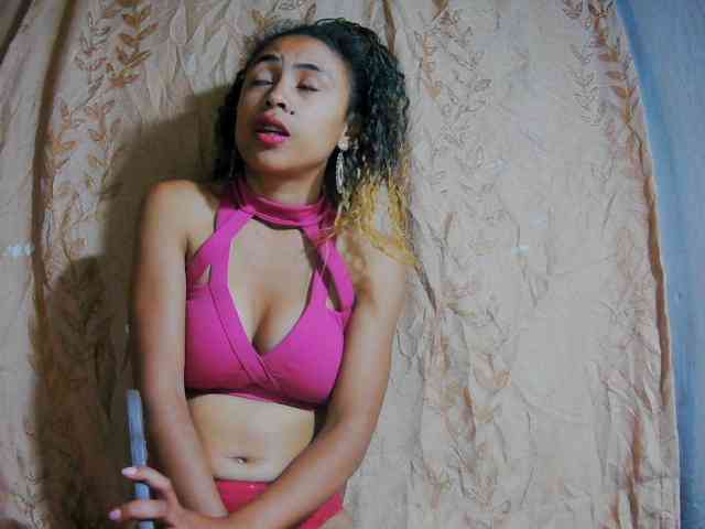 Reinewallashy3 webcam