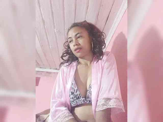 Reinewallashy3 webcam