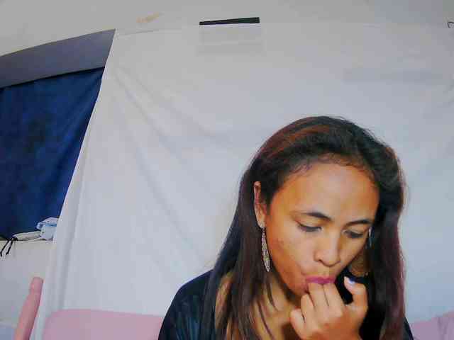 Reinewallashy3 webcam