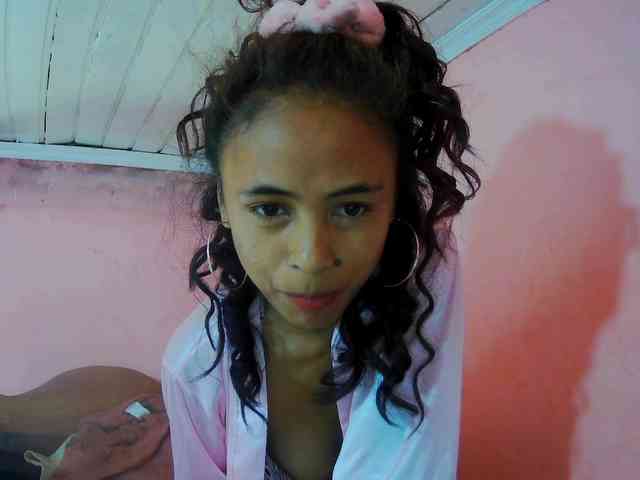 Reinewallashy3 webcam