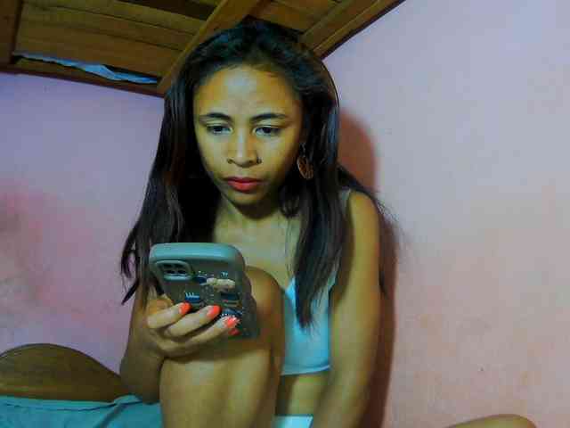 Reinewallashy3 webcam