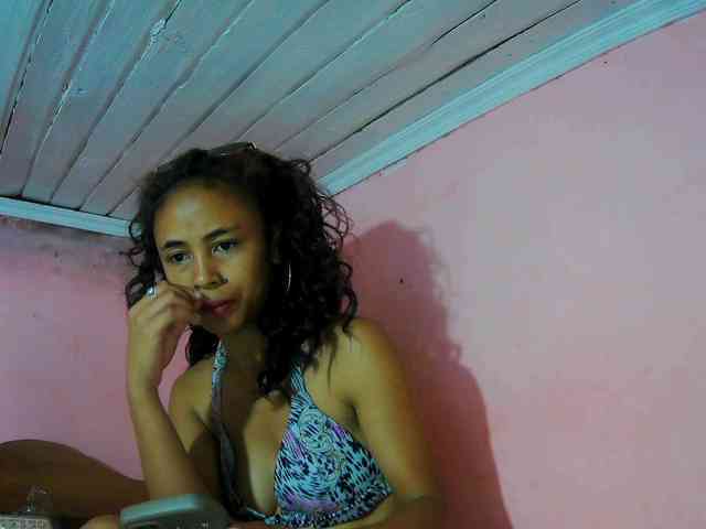 Reinewallashy3 webcam