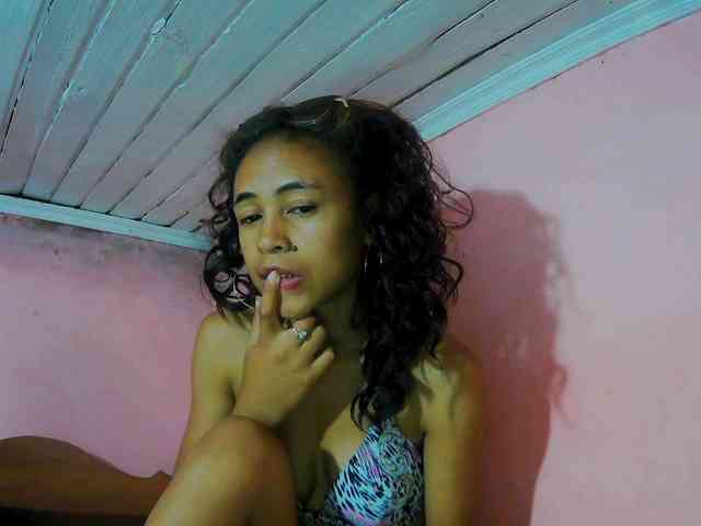 Reinewallashy3 webcam