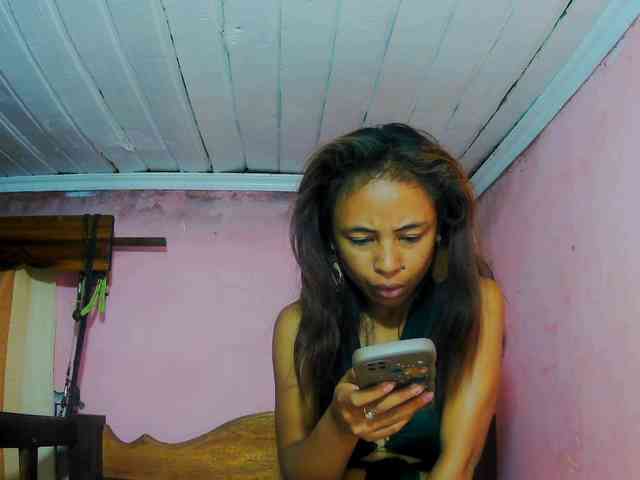 Reinewallashy3 webcam