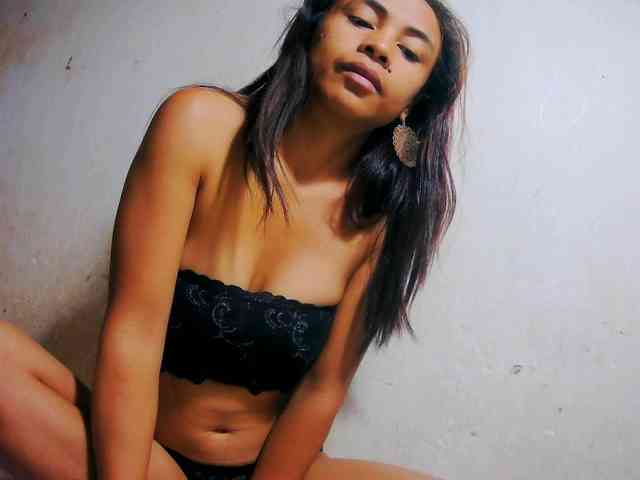 Reinewallashy3 webcam