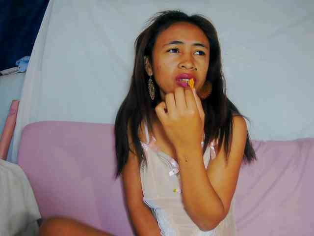Reinewallashy3 webcam