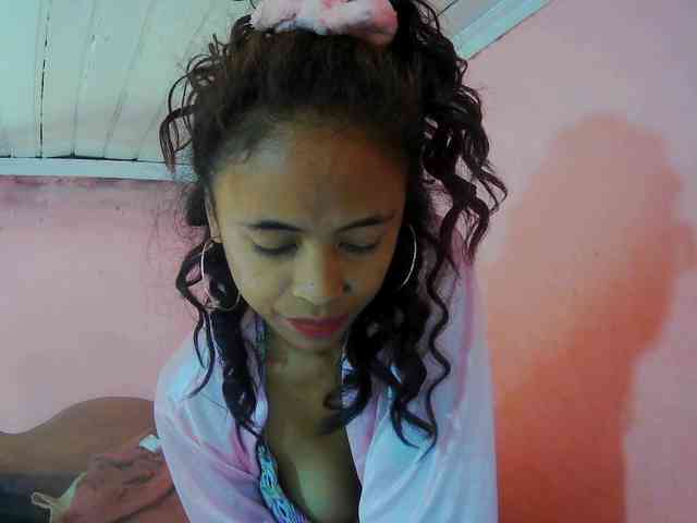 Reinewallashy3 webcam