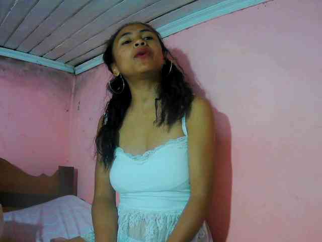 Reinewallashy3 webcam