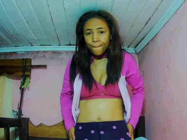 Reinewallashy3 webcam