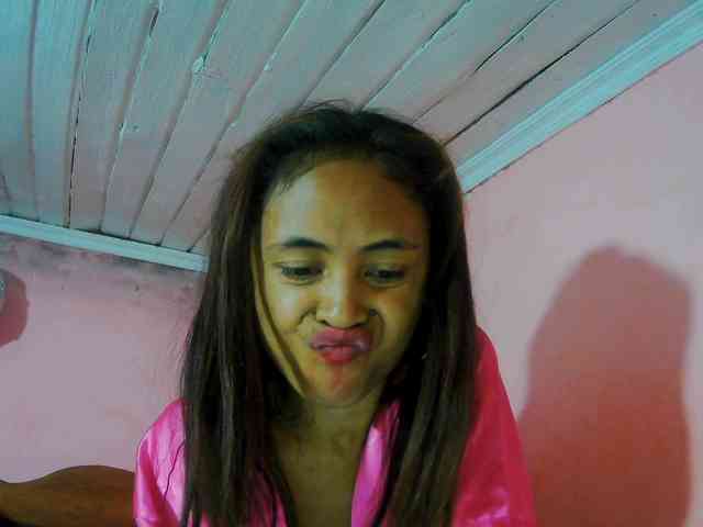 Reinewallashy3 webcam