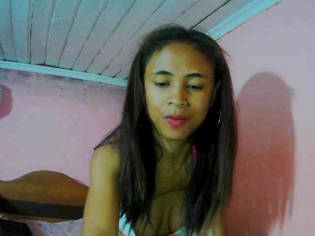 Reinewallashy3 webcam