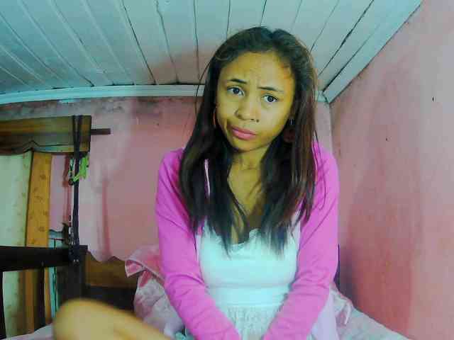Reinewallashy3 webcam