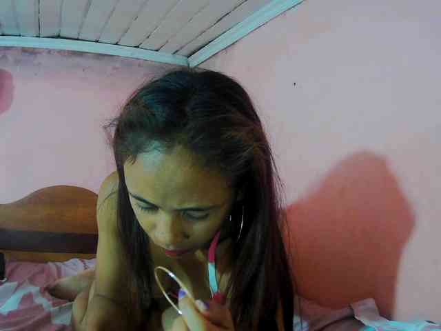 Reinewallashy3 webcam