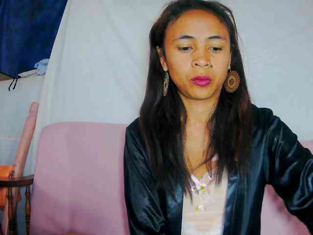 Reinewallashy3 webcam