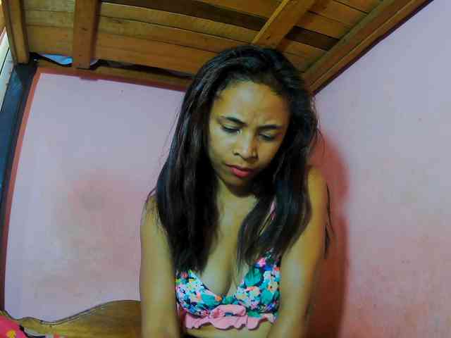 Reinewallashy3 webcam