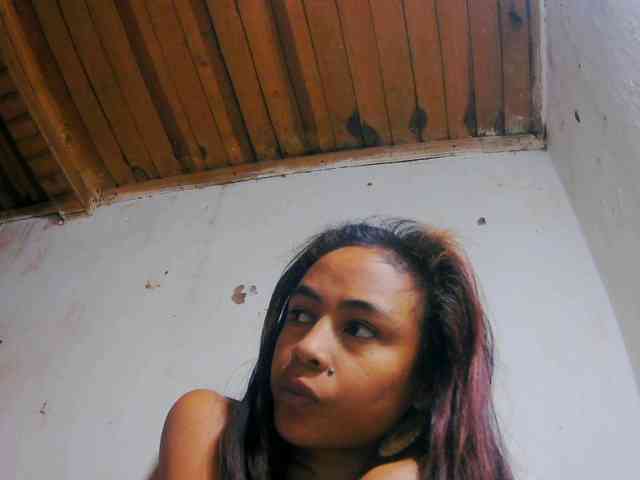 Reinewallashy3 webcam