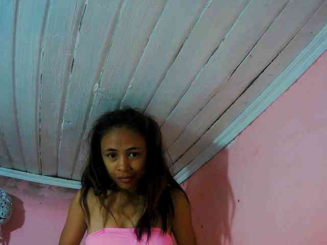 Reinewallashy3 webcam