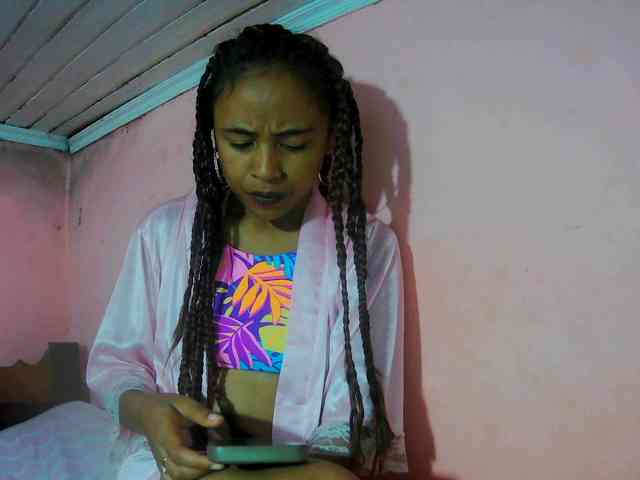 Reinewallashy3 webcam